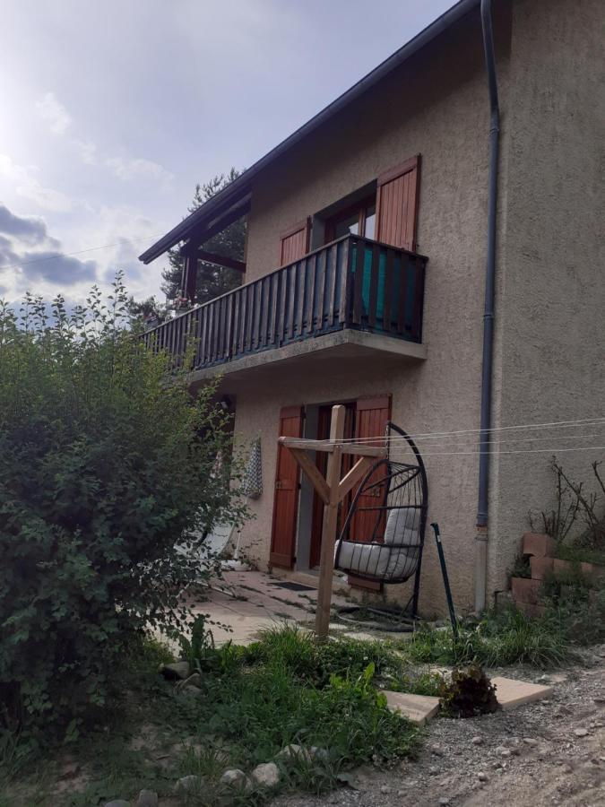 Mon Ecrin De Nature Rez De Jardin Seyne Exterior photo