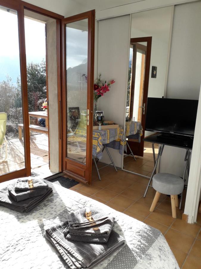 Mon Ecrin De Nature Rez De Jardin Seyne Exterior photo
